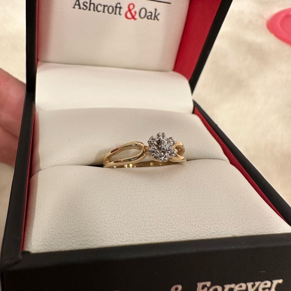 Engagement promise 14k Gold Diamond Ring 1/3 ct natural mined Diamonds size 5 - Picture 4 of 12